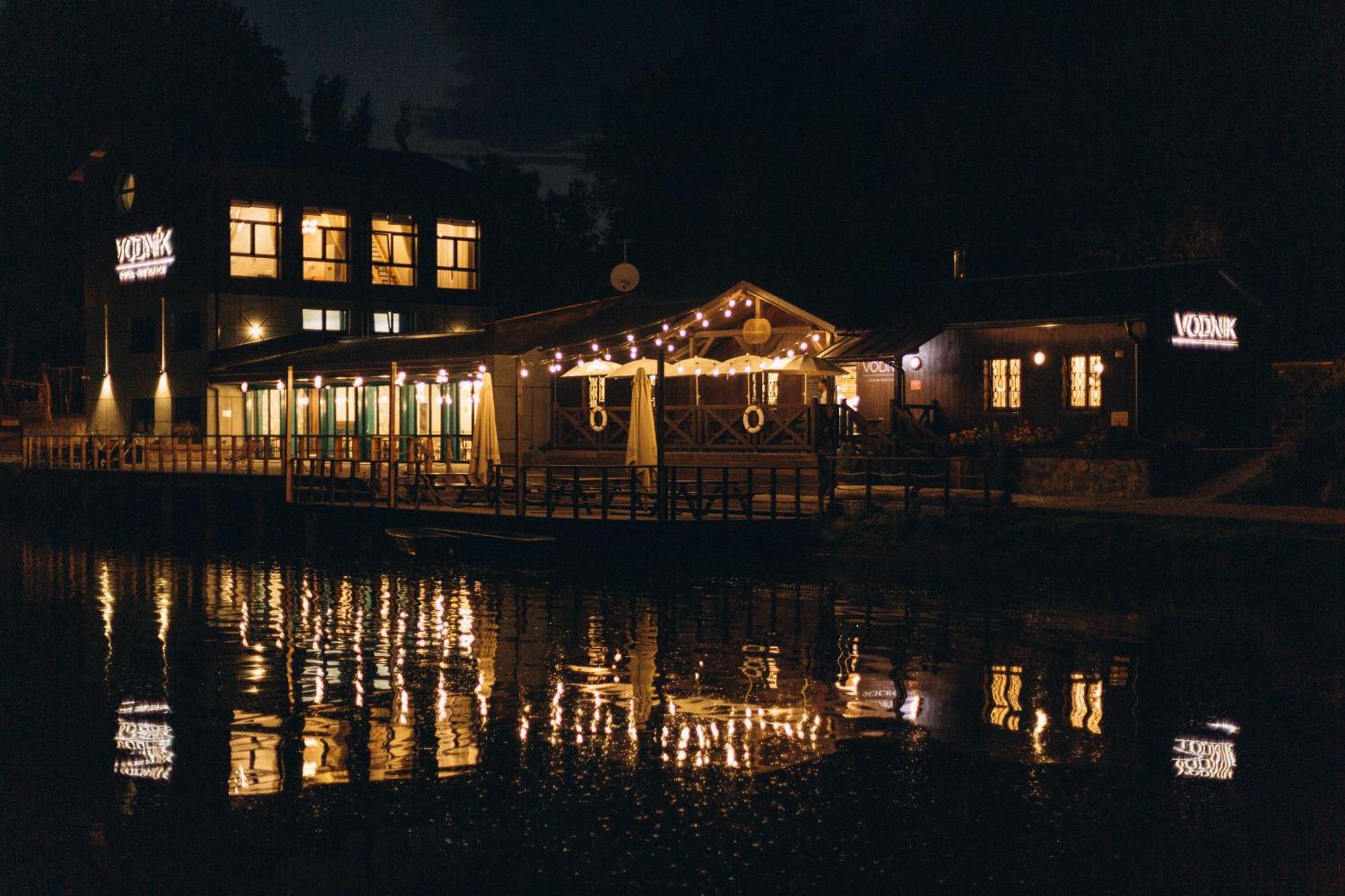 Hotel Vodnik Vimperk Exterior foto